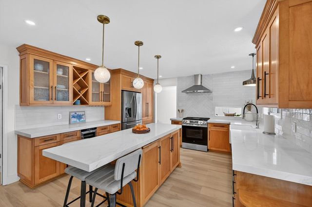 8355 Acorn Dr, Granite Bay, CA 95746