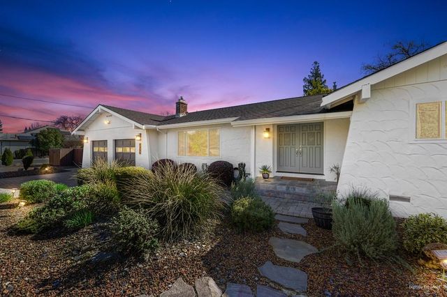 8355 Acorn Dr, Granite Bay, CA 95746