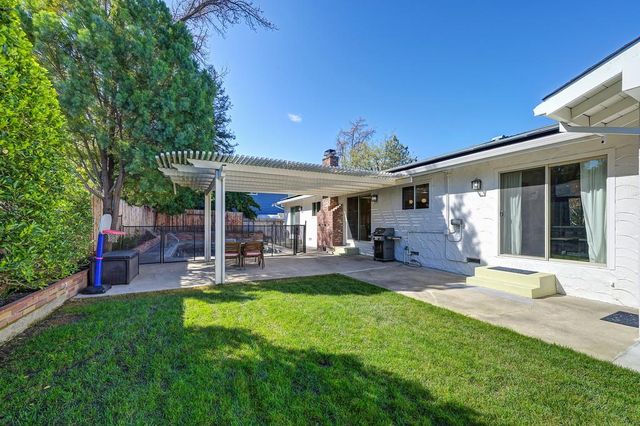 8355 Acorn Dr, Granite Bay, CA 95746