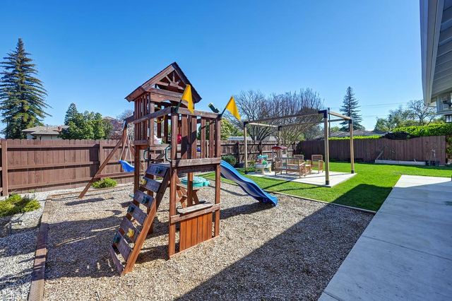 8355 Acorn Dr, Granite Bay, CA 95746