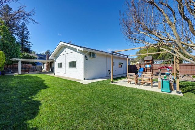 8355 Acorn Dr, Granite Bay, CA 95746