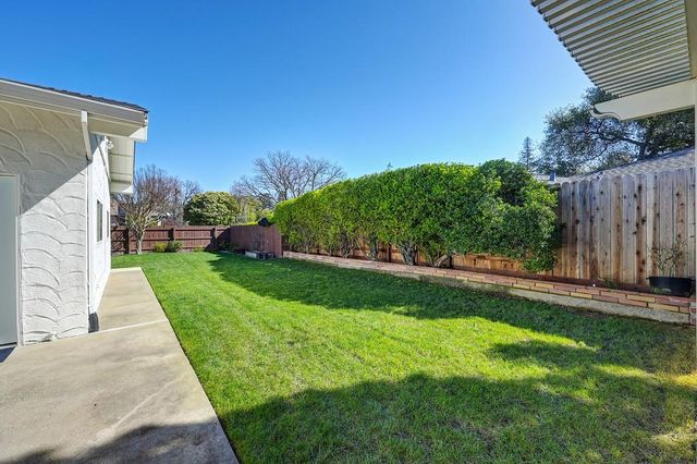 8355 Acorn Dr, Granite Bay, CA 95746