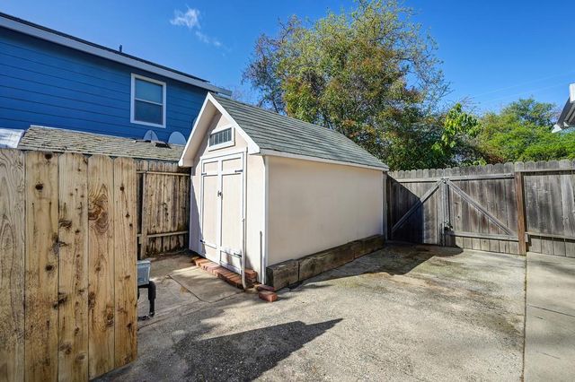 8355 Acorn Dr, Granite Bay, CA 95746