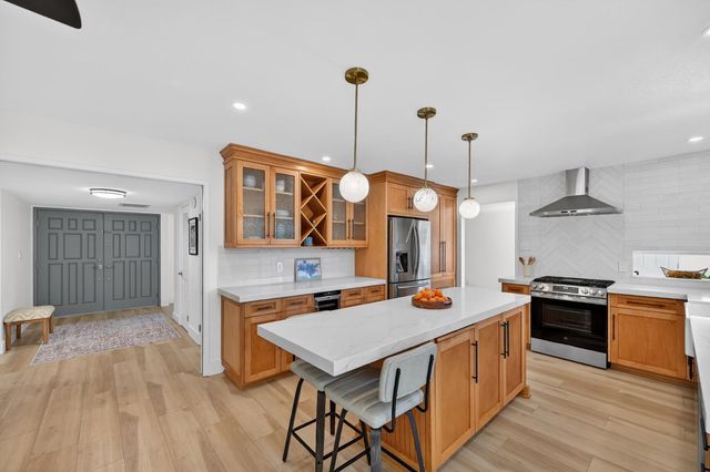 8355 Acorn Dr, Granite Bay, CA 95746