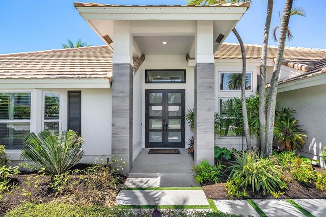 916 SW 37th Court, Boynton Beach, FL 33435