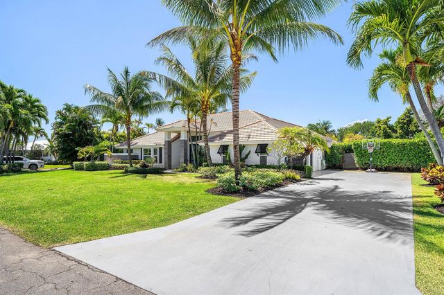 916 SW 37th Court, Boynton Beach, FL 33435