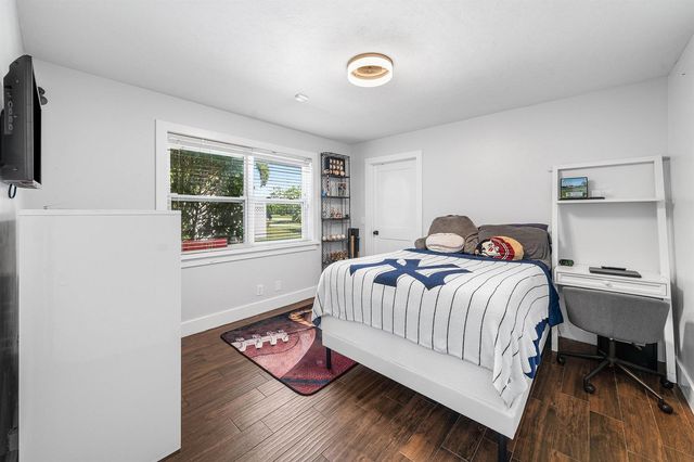 916 SW 37th Court, Boynton Beach, FL 33435