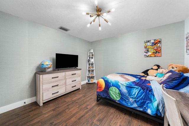 916 SW 37th Court, Boynton Beach, FL 33435