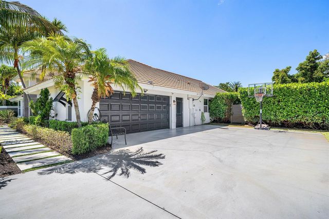 916 SW 37th Court, Boynton Beach, FL 33435