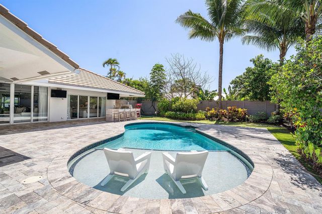 916 SW 37th Court, Boynton Beach, FL 33435