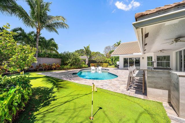 916 SW 37th Court, Boynton Beach, FL 33435