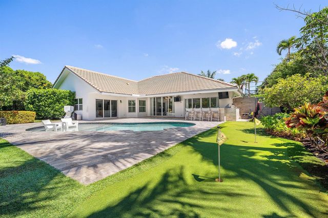 916 SW 37th Court, Boynton Beach, FL 33435