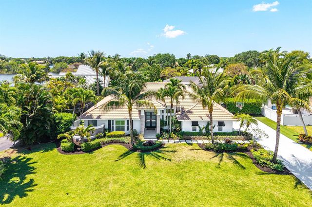 916 SW 37th Court, Boynton Beach, FL 33435