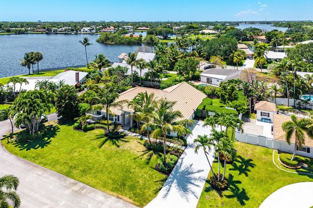 916 SW 37th Court, Boynton Beach, FL 33435