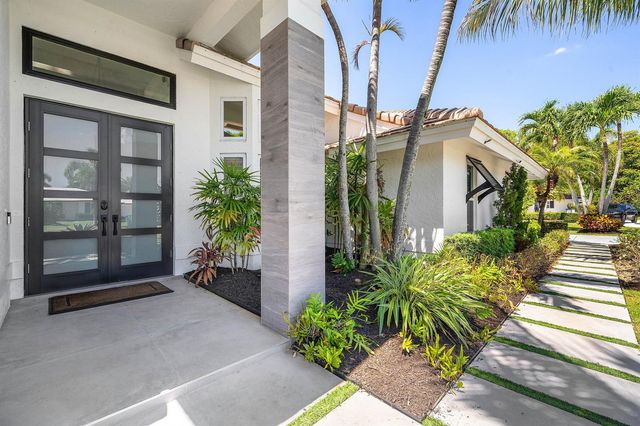 916 SW 37th Court, Boynton Beach, FL 33435
