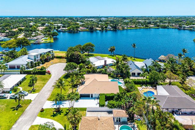 916 SW 37th Court, Boynton Beach, FL 33435