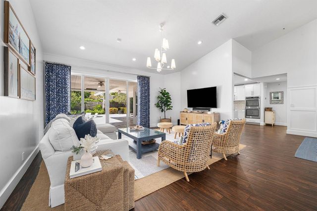 916 SW 37th Court, Boynton Beach, FL 33435