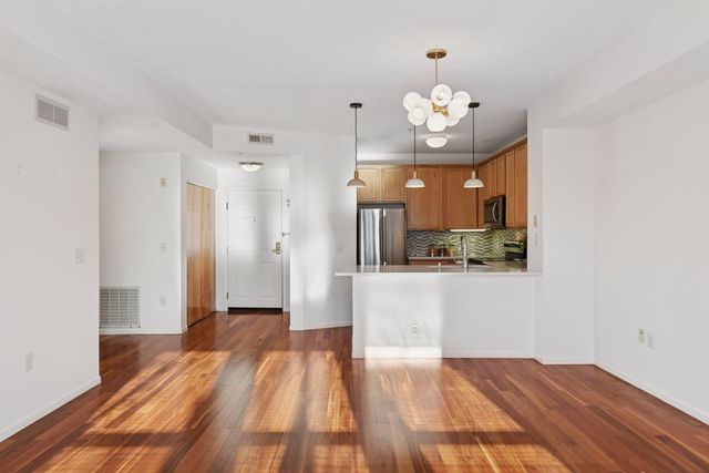 580 N 2nd Street 300, Minneapolis, MN 55401