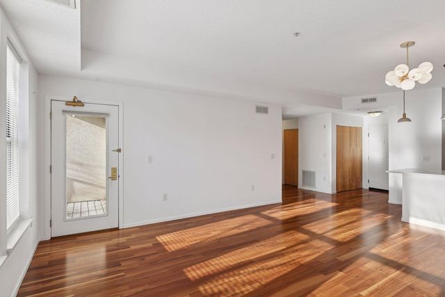 580 N 2nd Street 300, Minneapolis, MN 55401