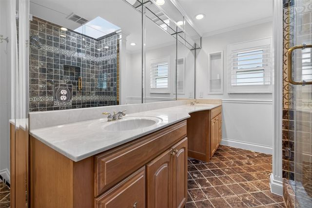 303 ROEBLING ROAD S, Belleair, FL 33756