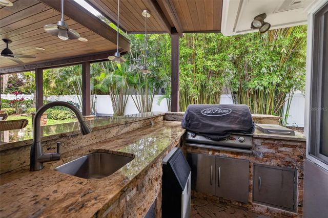 303 ROEBLING ROAD S, Belleair, FL 33756