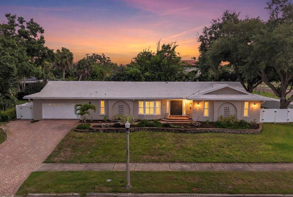 303 ROEBLING ROAD S, Belleair, FL 33756