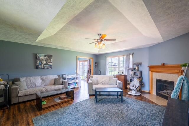 2409 W Colton Avenue, Ozark, MO 65721
