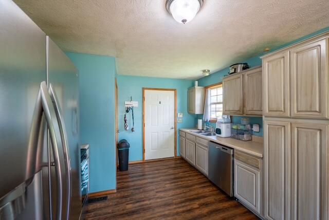 2409 W Colton Avenue, Ozark, MO 65721
