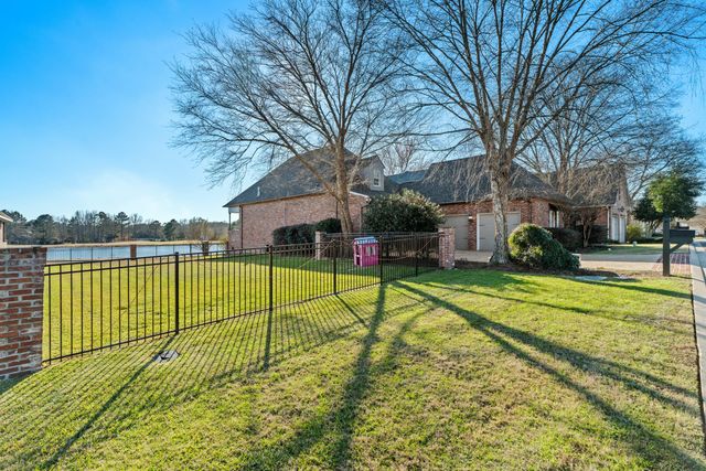 8 Sunset Hill, Hattiesburg, MS 39402