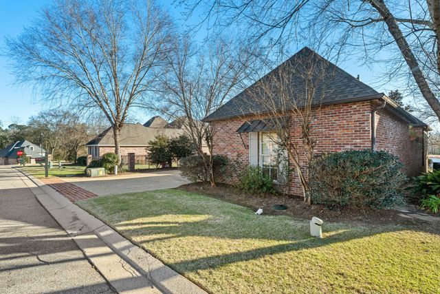 8 Sunset Hill, Hattiesburg, MS 39402