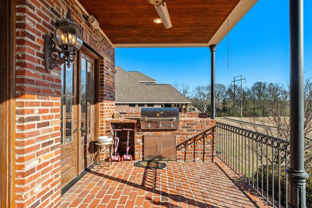 8 Sunset Hill, Hattiesburg, MS 39402