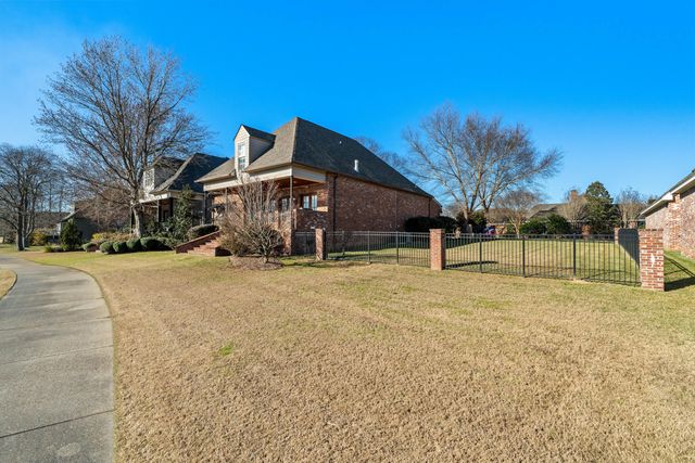 8 Sunset Hill, Hattiesburg, MS 39402