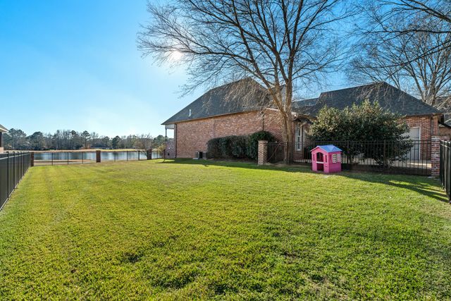 8 Sunset Hill, Hattiesburg, MS 39402