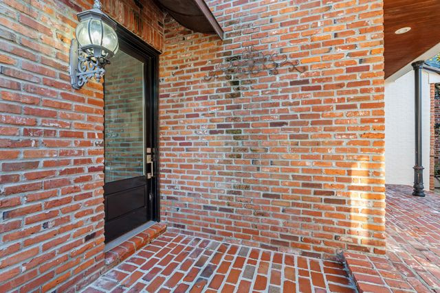 8 Sunset Hill, Hattiesburg, MS 39402