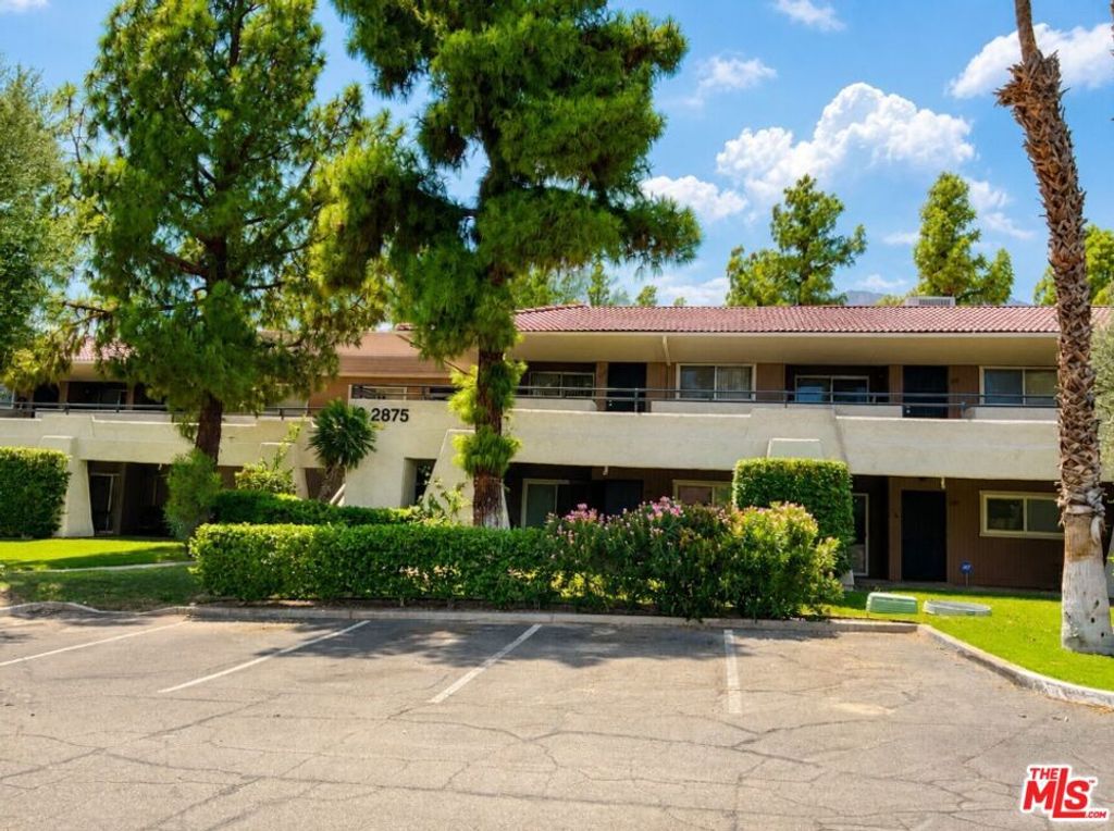 Image 2 of property listing at 2875 N Los Felices Road 212, Palm Springs, CA 92262