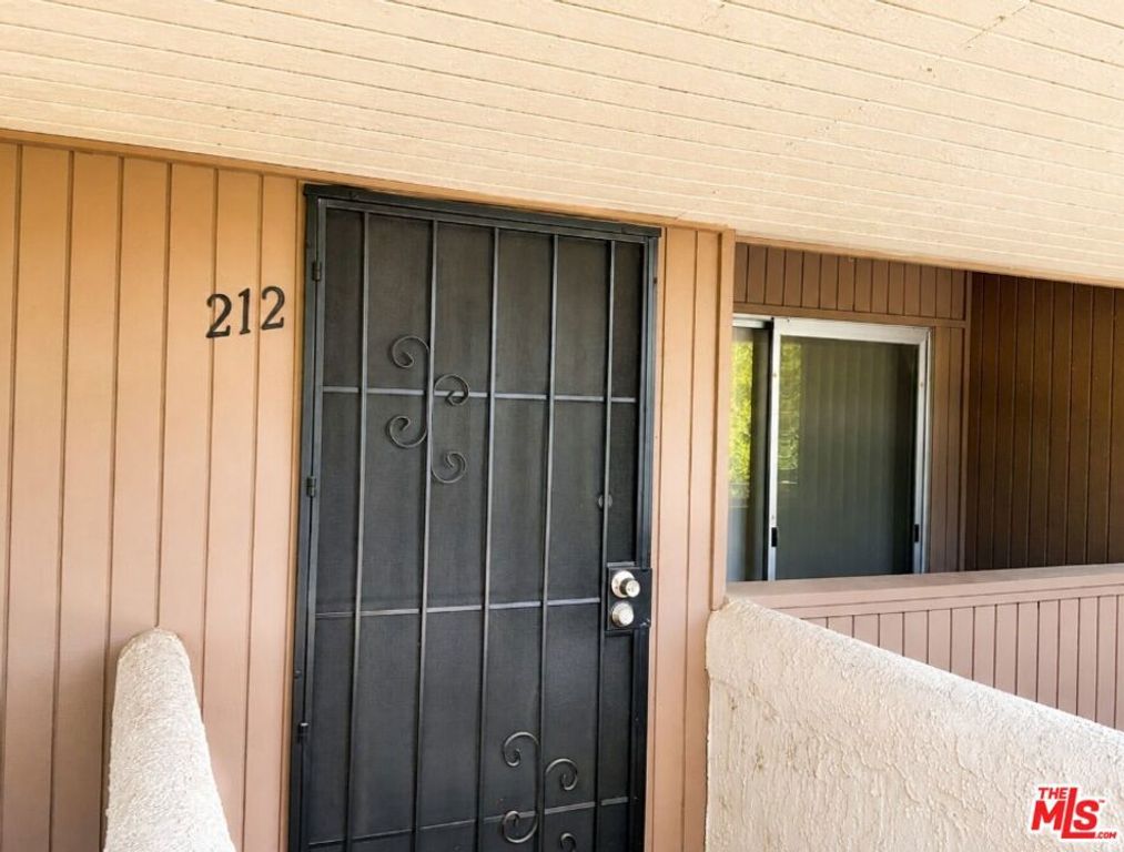 Image 3 of property listing at 2875 N Los Felices Road 212, Palm Springs, CA 92262