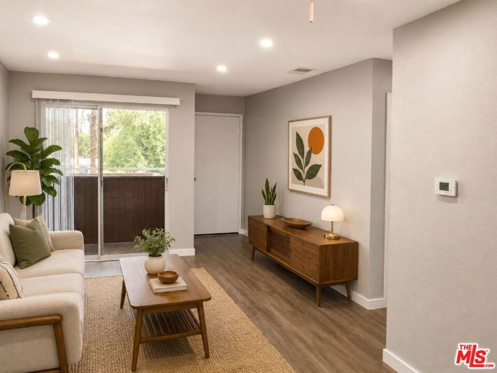 Image 4 of property listing at 2875 N Los Felices Road 212, Palm Springs, CA 92262