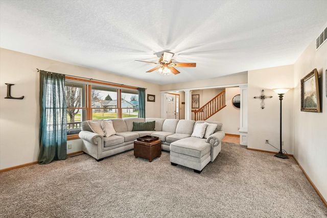 2408 NW PARK 2ND Avenue, Waverly, IA 50677