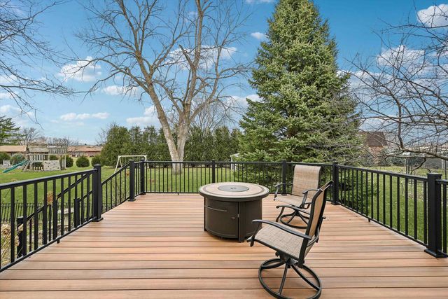 2408 NW PARK 2ND Avenue, Waverly, IA 50677