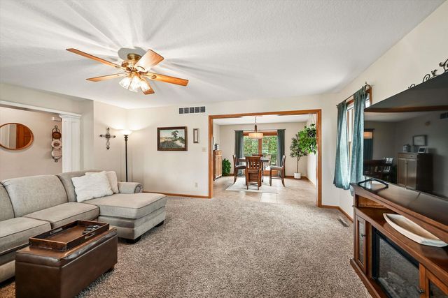 2408 NW PARK 2ND Avenue, Waverly, IA 50677