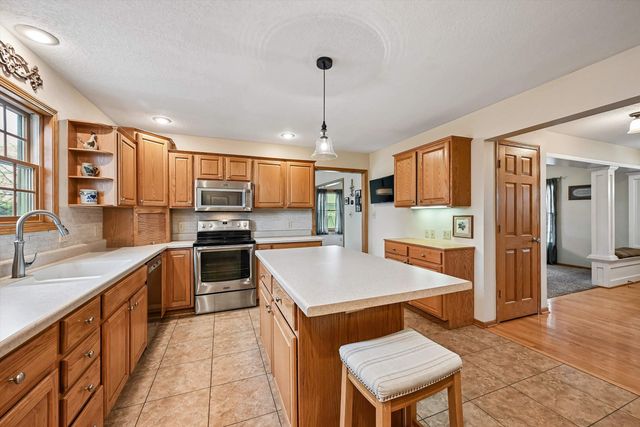 2408 NW PARK 2ND Avenue, Waverly, IA 50677