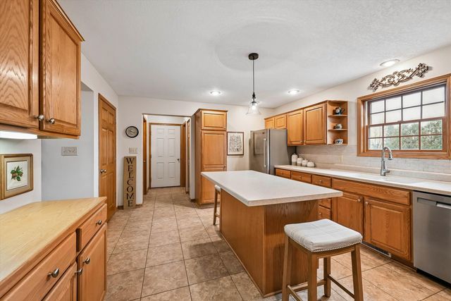 2408 NW PARK 2ND Avenue, Waverly, IA 50677