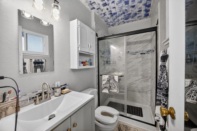 7518 Bowen Cir, Sacramento, CA 95822