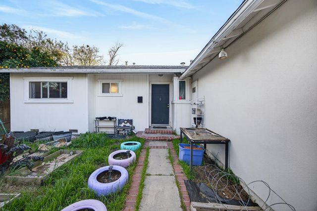 7518 Bowen Cir, Sacramento, CA 95822