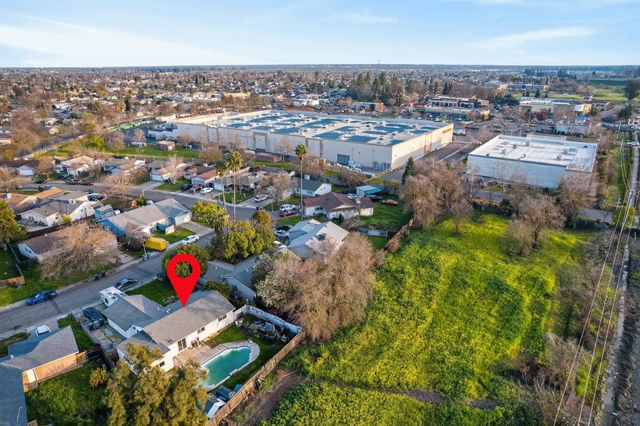 7518 Bowen Cir, Sacramento, CA 95822