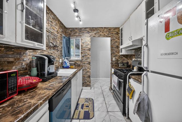 7518 Bowen Cir, Sacramento, CA 95822