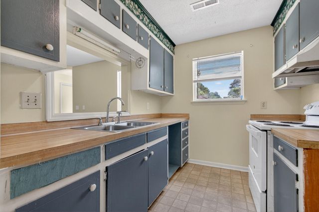 350 Dorchester Manor Boulevard, Charleston, SC 29420