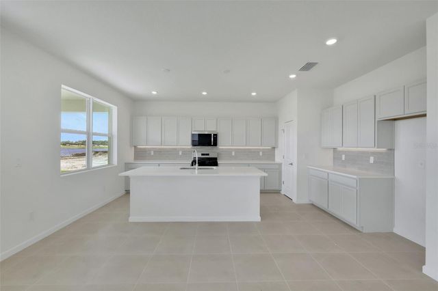 10693 NW SUNCREST LOOP, Port St Lucie, FL 34987