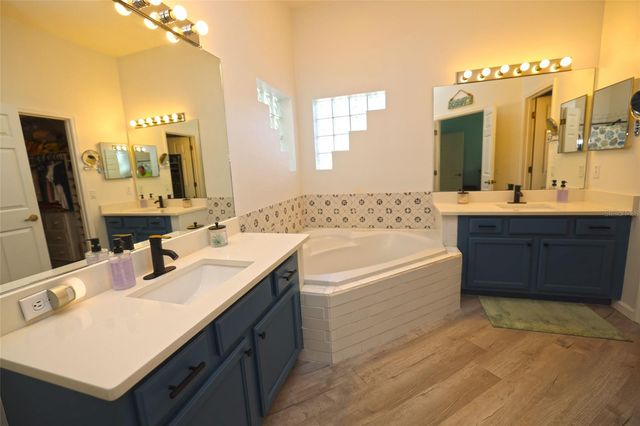 4307 MANFIELD DRIVE, Venice, FL 34293