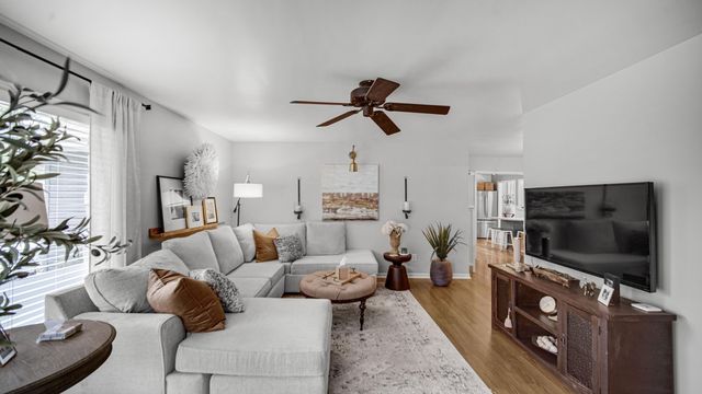 9515 Crestwood Avenue, Munster, IN 46321